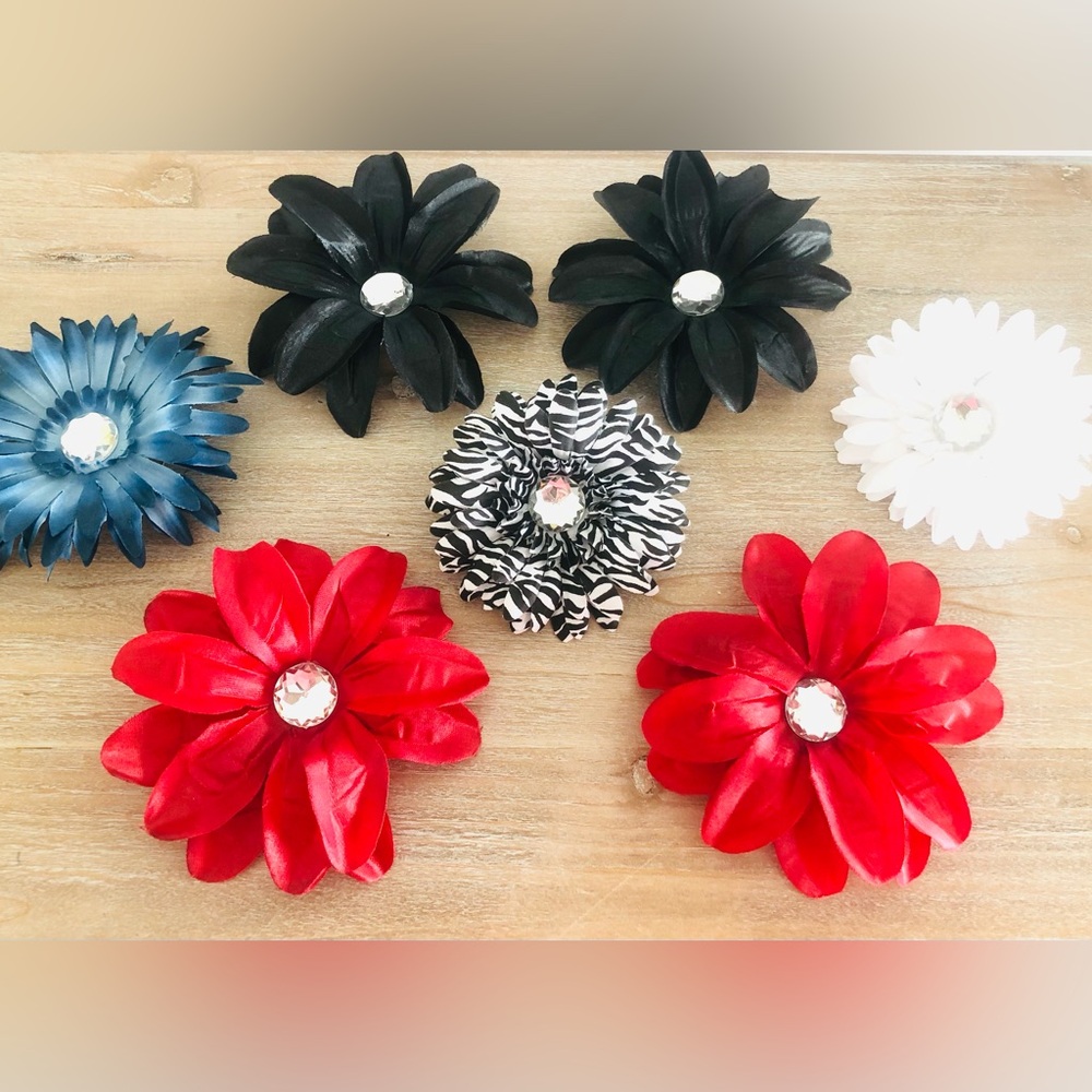 NWT Set of 7 flower hair clips -All seven for one price. Wholesale Barrette hair